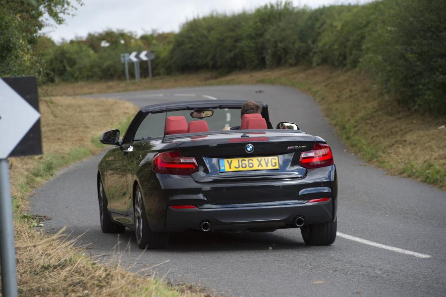 BMW M240i Convertible 2016 года  (UK) (фото 3 из 21)